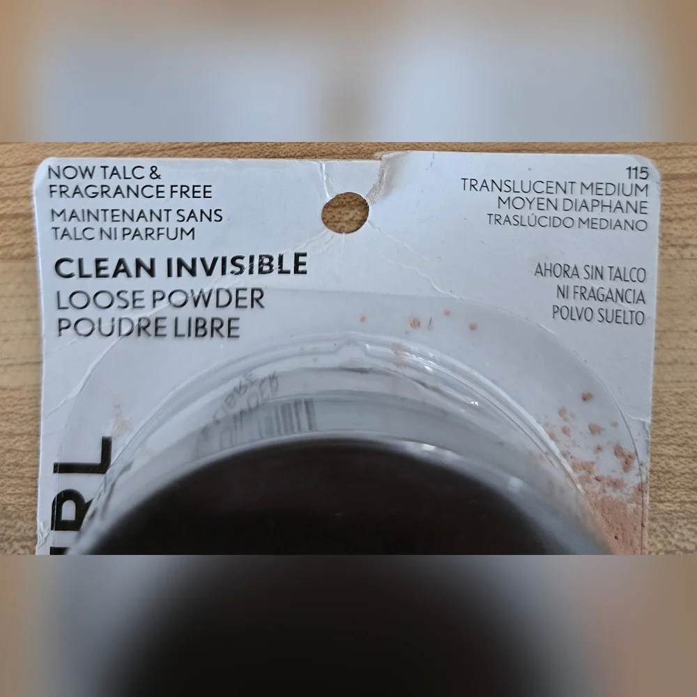 Covergirl Clean Invisible Loose Powder 115 Translucent Medium - Picture 2 of 3